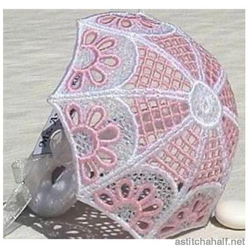 Daisy Lace Umbrella Favor