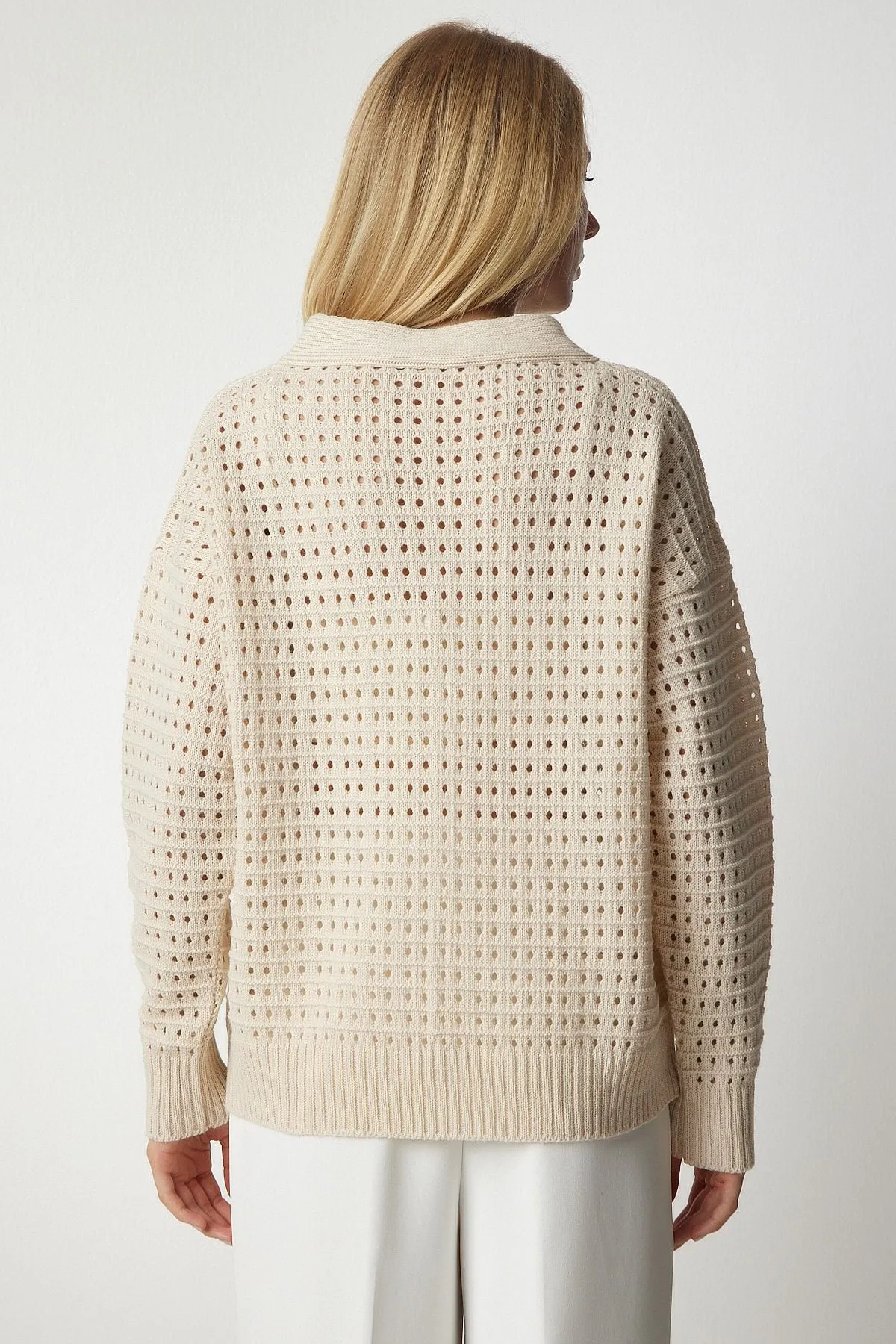 Woman's Cream Collar Lace-up Scrolled Sweatshirt